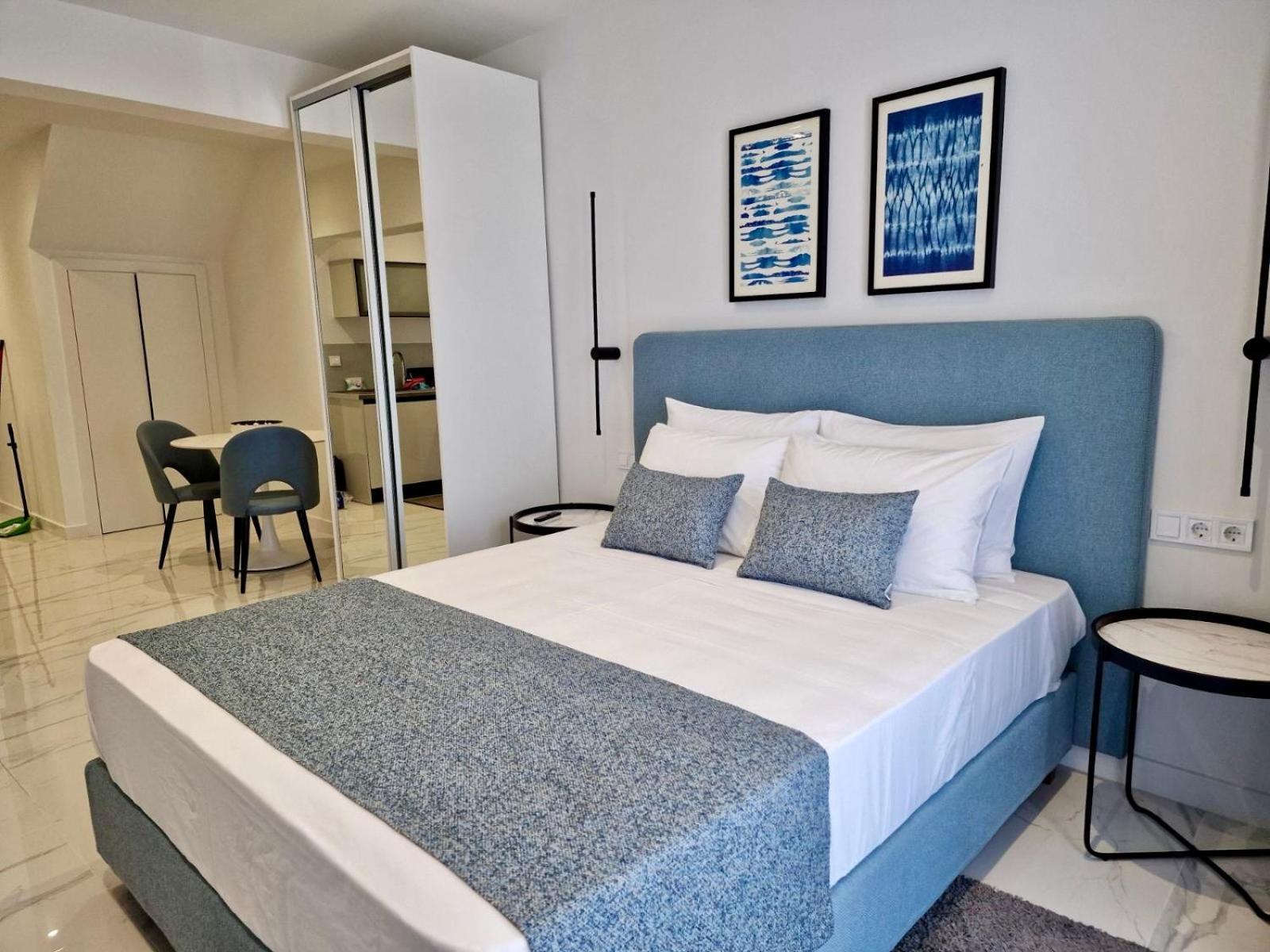 Piazza Apartment *